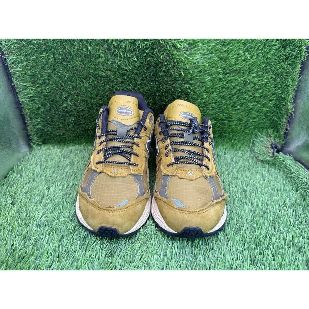 New Balance 2002R M2002RDP Athletic Sneaker Unisex M6/W7.5D Brown Suede Running